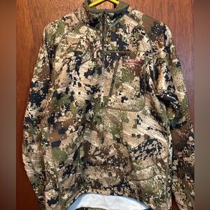 Sitka Men's 1/4 zip pullover.  Sub alpine camo. Base layer size large